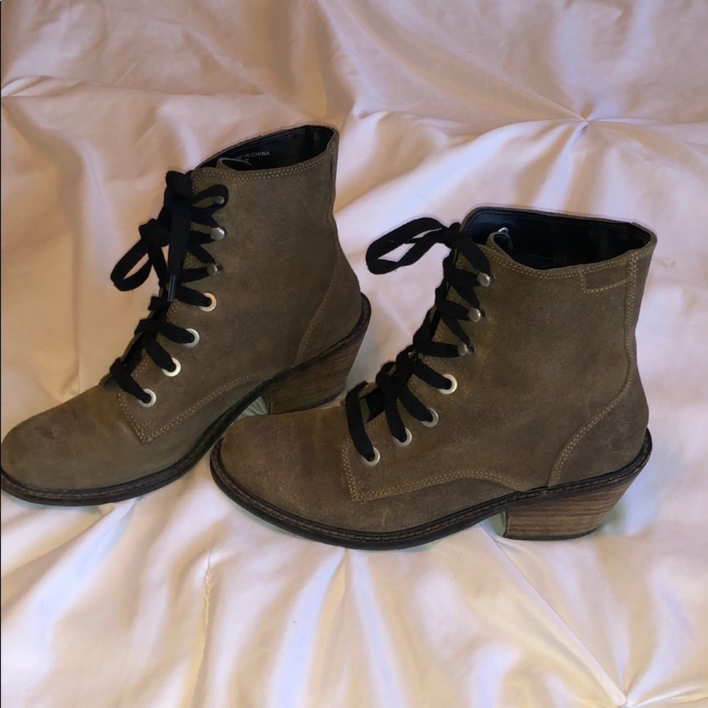 Dolce Vita booties - Picture 2 of 5